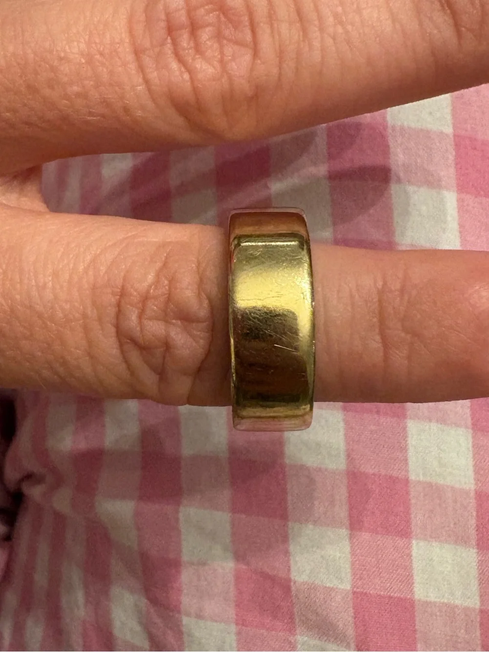 Oura Ring 4 Smart Ring — Gold Finish with Silver Interior